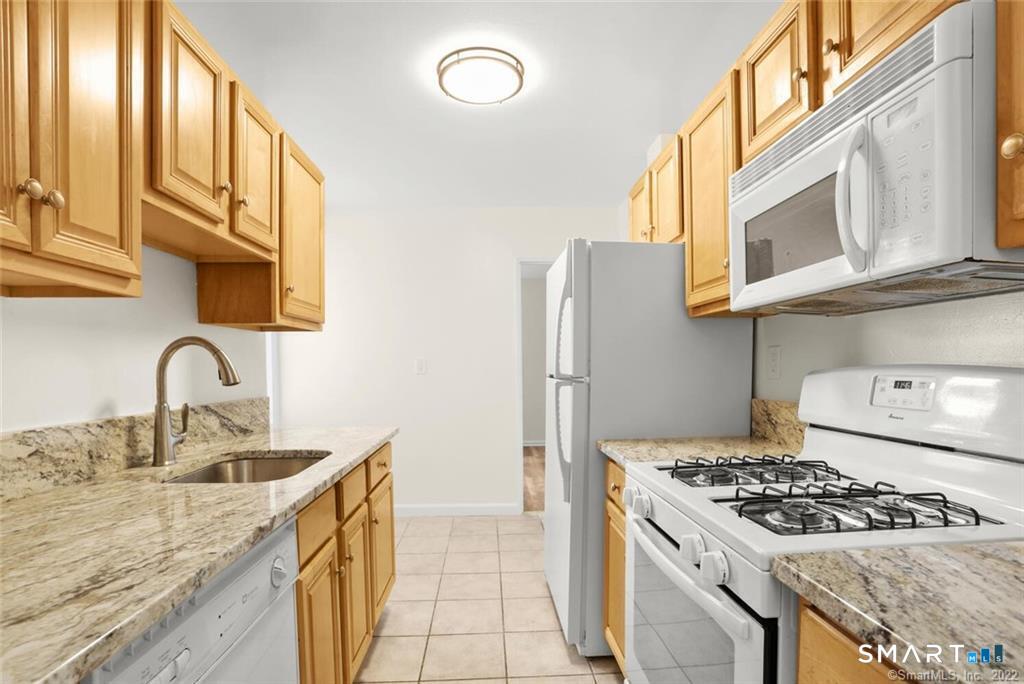 39 Glenbrook Road, Unit 3P Stamford, CT 06902 - Photo 8 of 15