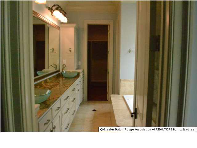 11469 Sugar Lane Baton Rouge, LA 70810 - Photo 5 of 17 Gallery Image 5