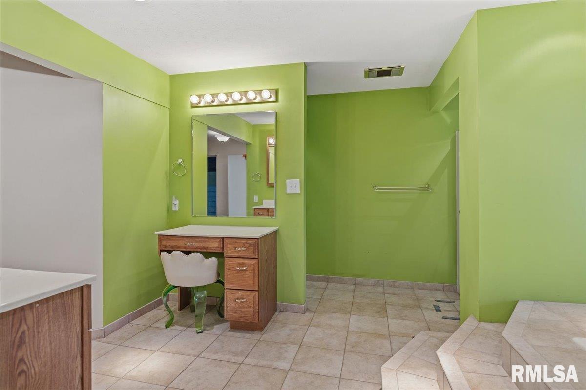 1013 East Lake Shore Drive Springfield, IL 62712 - Photo 46 of 82