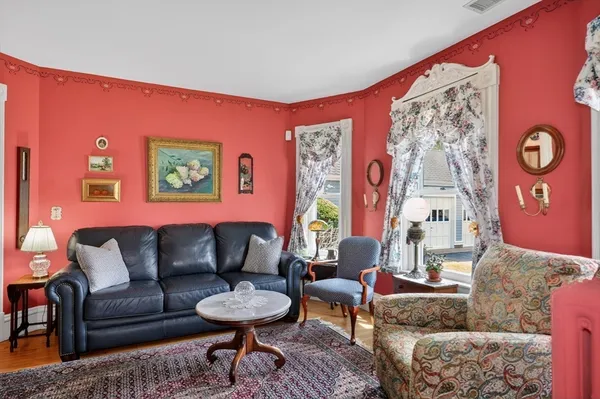 $714,900 | 70 West Main Street, Northborough, MA 01532