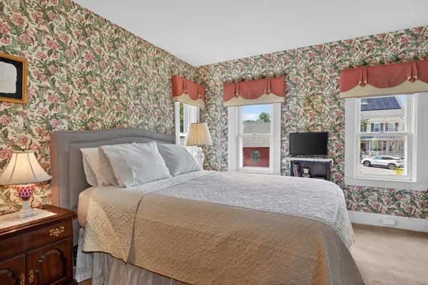 $714,900 | 70 West Main Street, Northborough, MA 01532