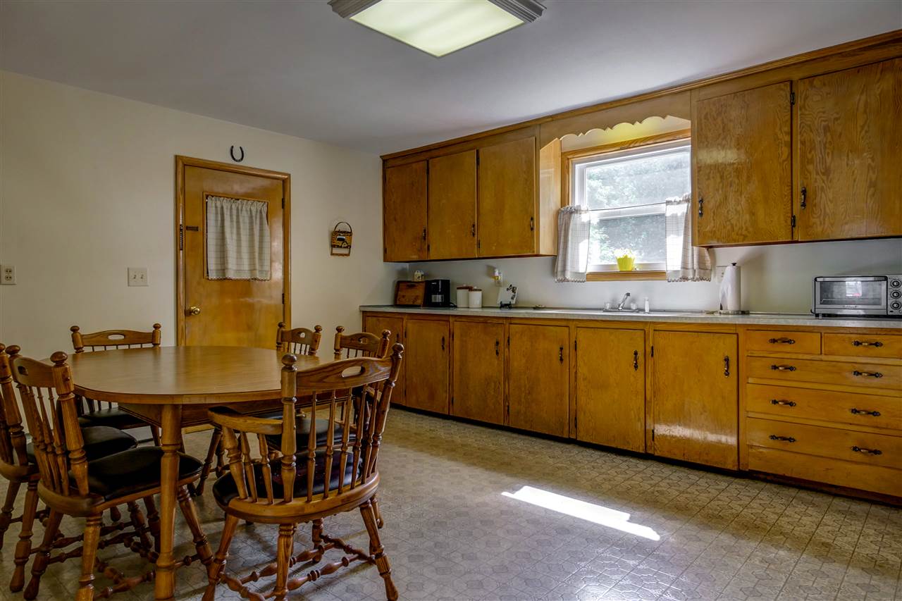 731 Howe Street Manchester, NH 03103 - Photo 6 of 11