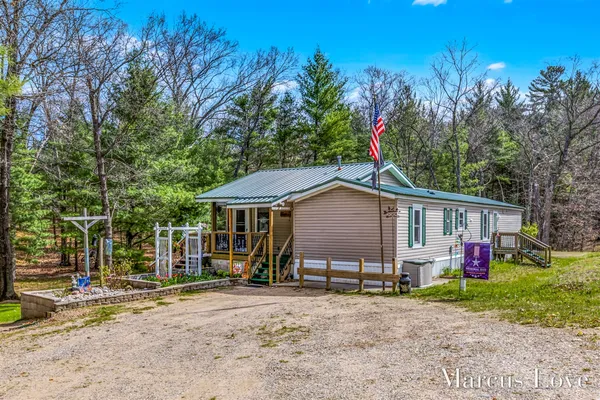 $284,900 | 4376 East 24th Street, Chase, MI 49623