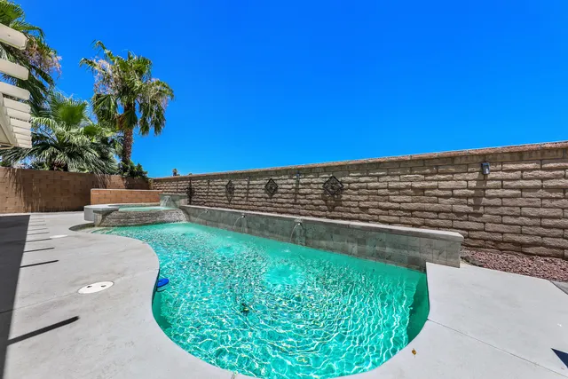 a view of building with outdoor space