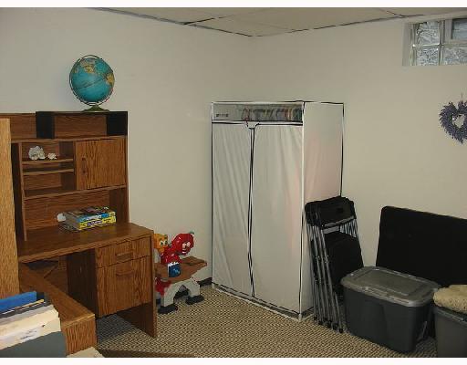136 Galley Road Canonsburg, PA 15317 - Photo 13 of 17 Den/Family/Great Room. Lower level den/office