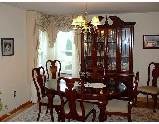 136 Galley Road Canonsburg, PA 15317 - Photo 4 of 17 Dining Room.