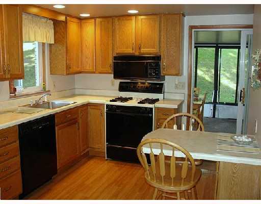 136 Galley Road Canonsburg, PA 15317 - Photo 5 of 17 Kitchen.