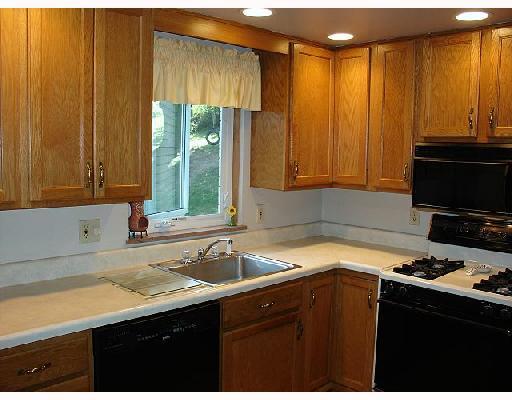 136 Galley Road Canonsburg, PA 15317 - Photo 6 of 17 Kitchen.