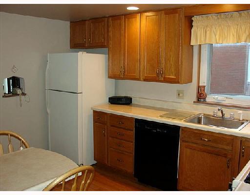 136 Galley Road Canonsburg, PA 15317 - Photo 7 of 17 Kitchen.