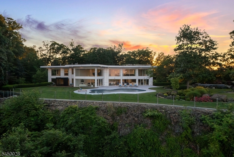 349 Crestmont Road Cedar Grove, NJ 07009 - Photo 49 of 50 Gallery Image 49