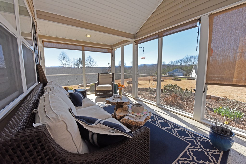 143 Hunter Lane Blue Ridge, GA 30513 - Photo 4 of 27 Gallery Image 4