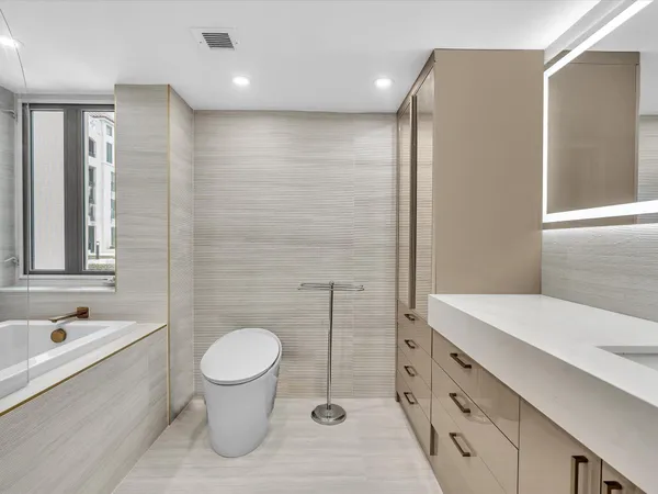 $8,500 | 120 Southeast 5th Avenue, Unit 225, Boca Raton, FL 33432