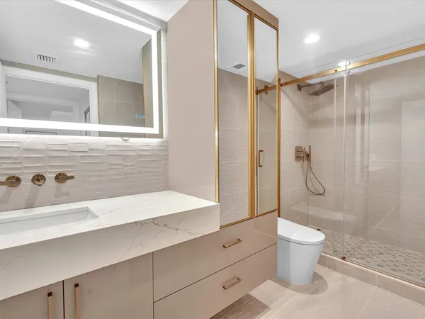 $8,500 | 120 Southeast 5th Avenue, Unit 225, Boca Raton, FL 33432