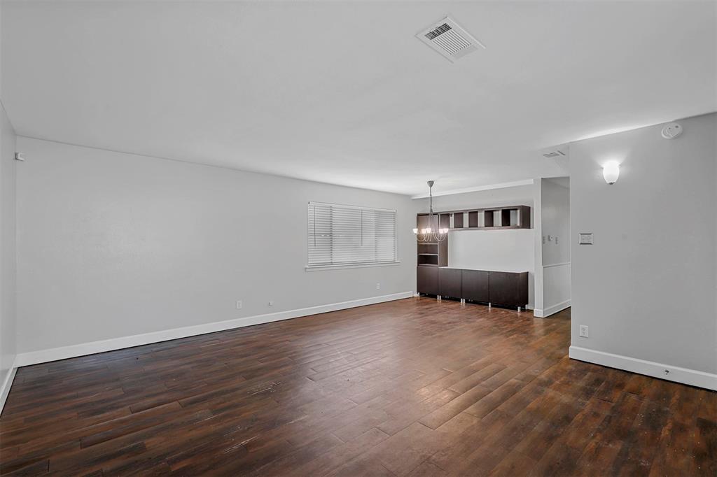 2504 South Fielder Road Arlington, TX 76015 - Photo 5 of 18