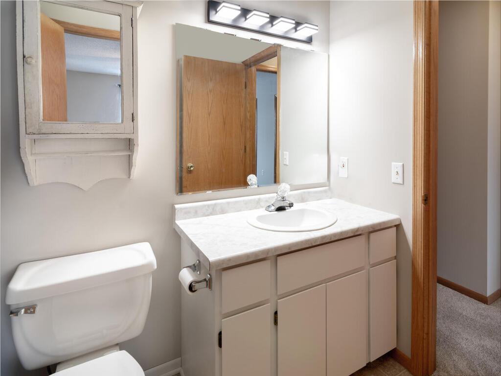 543 Roundhouse Street Shakopee, MN 55379 - Photo 12 of 24