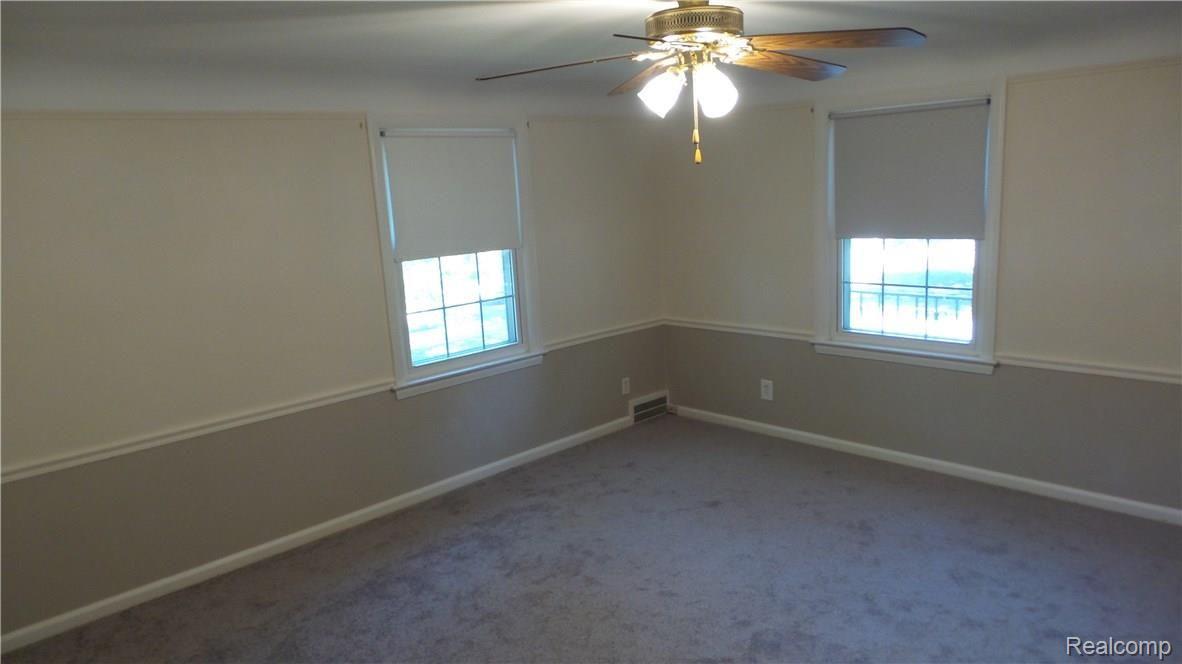 879 Hampton Road Grosse Pointe, MI 48236 - Photo 20 of 44 20160808_121545.jpg