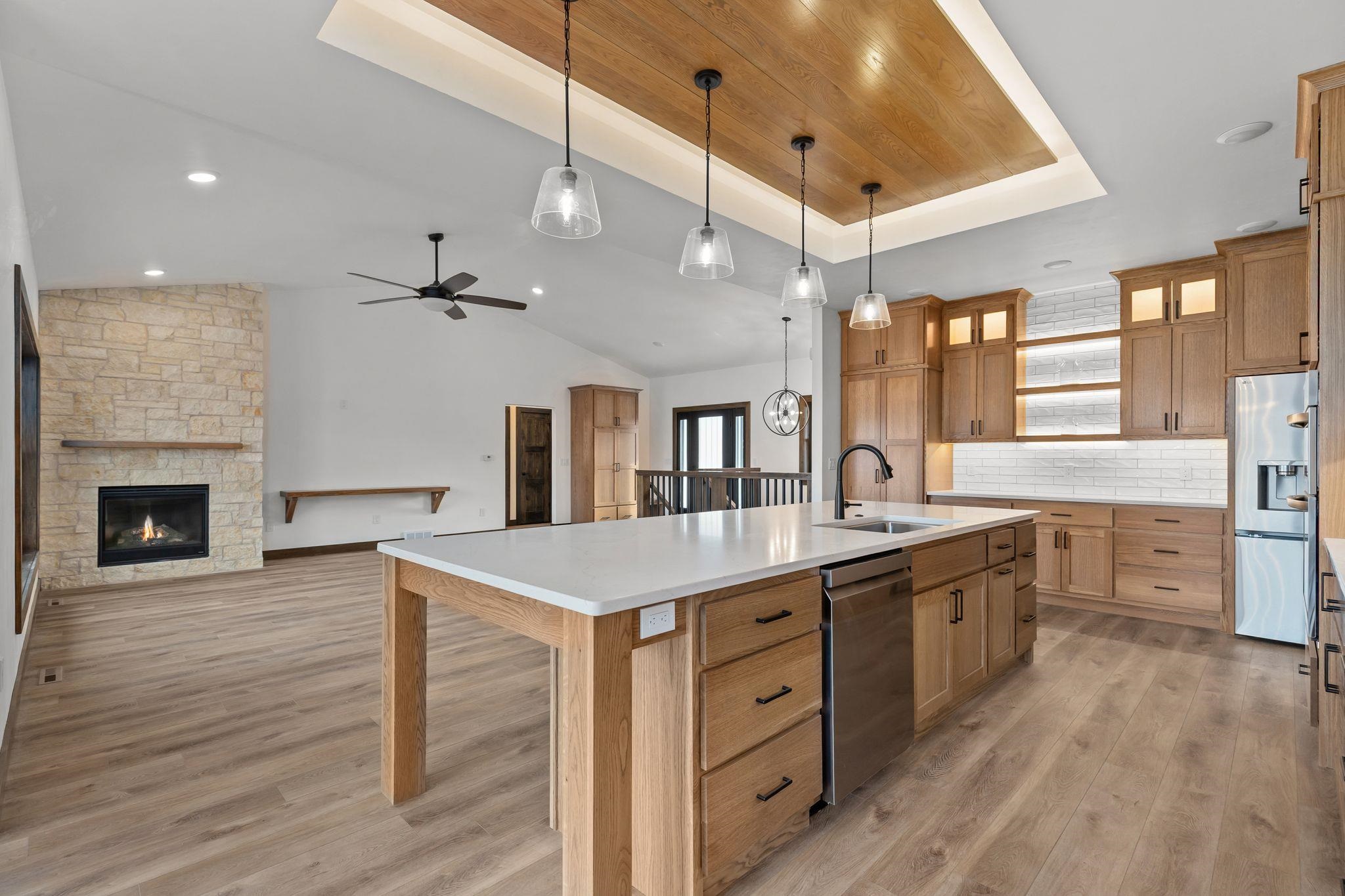 N9265 Anton Court Appleton, WI 54915 - Photo 5 of 46