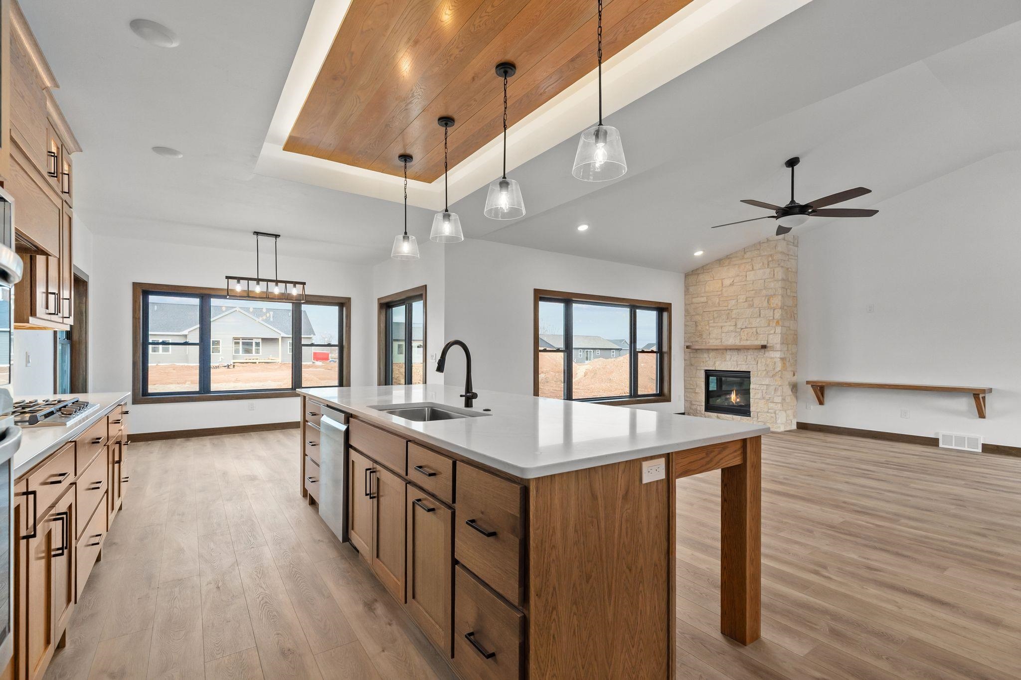 N9265 Anton Court Appleton, WI 54915 - Photo 6 of 46