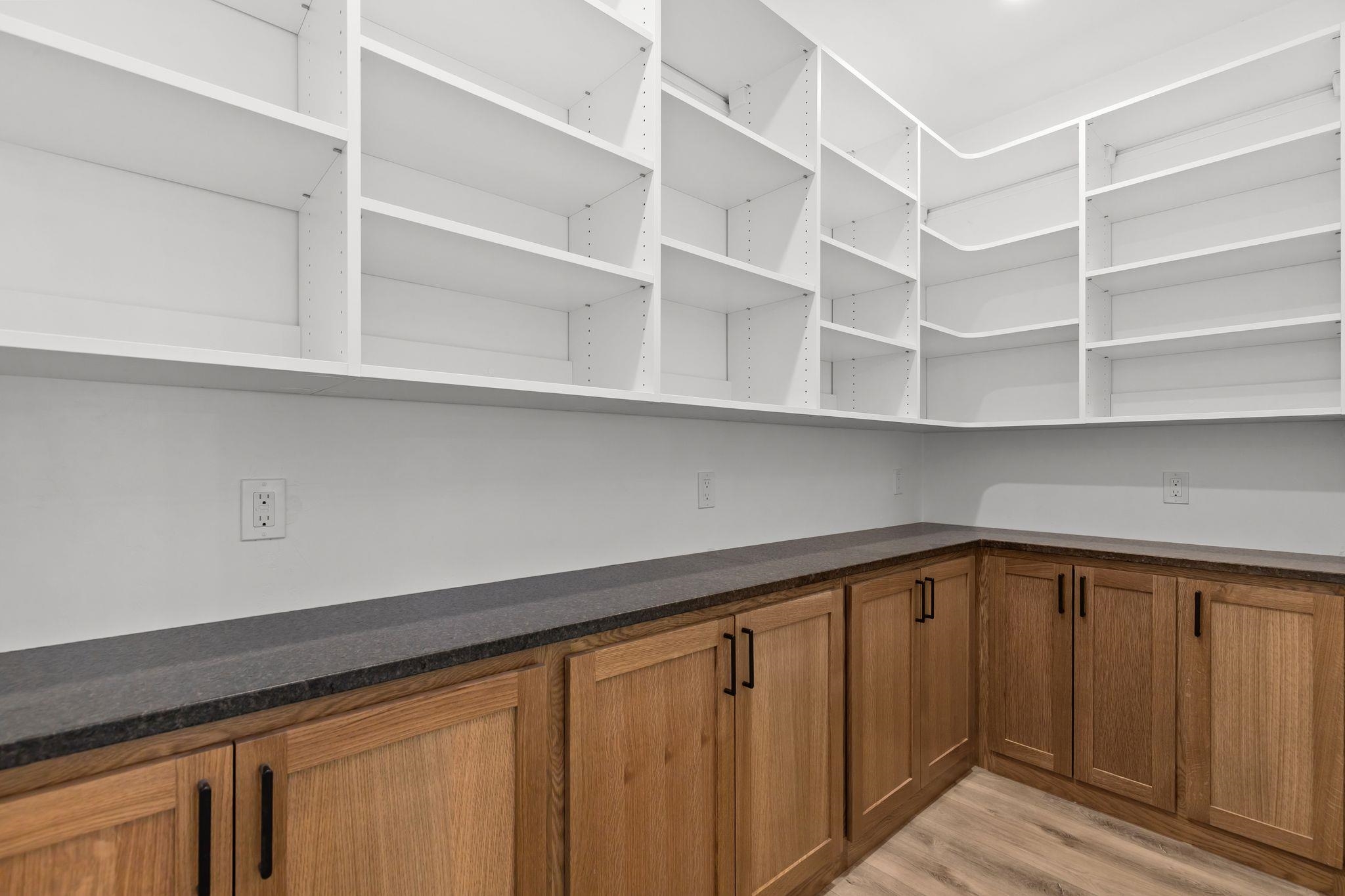 N9265 Anton Court Appleton, WI 54915 - Photo 9 of 46