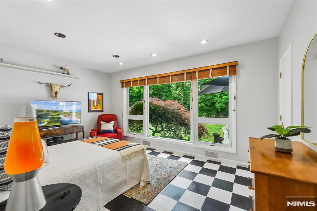 95 Yantacaw Brook Road Montclair, NJ 07043 - Photo 24 of 48