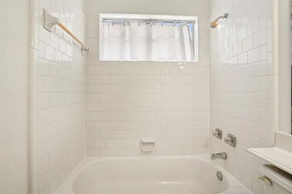 $2,500 | 401 Dakota Trail, Irving, TX 75063