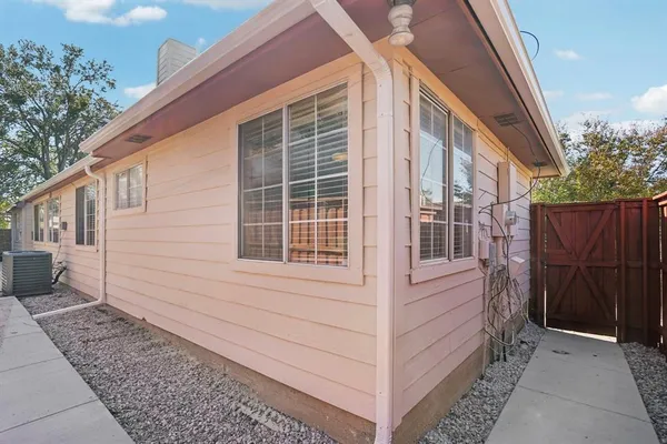 $2,500 | 401 Dakota Trail, Irving, TX 75063