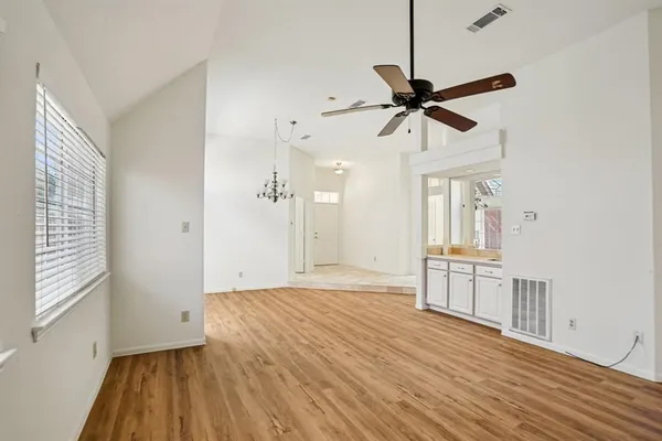 $2,500 | 401 Dakota Trail, Irving, TX 75063