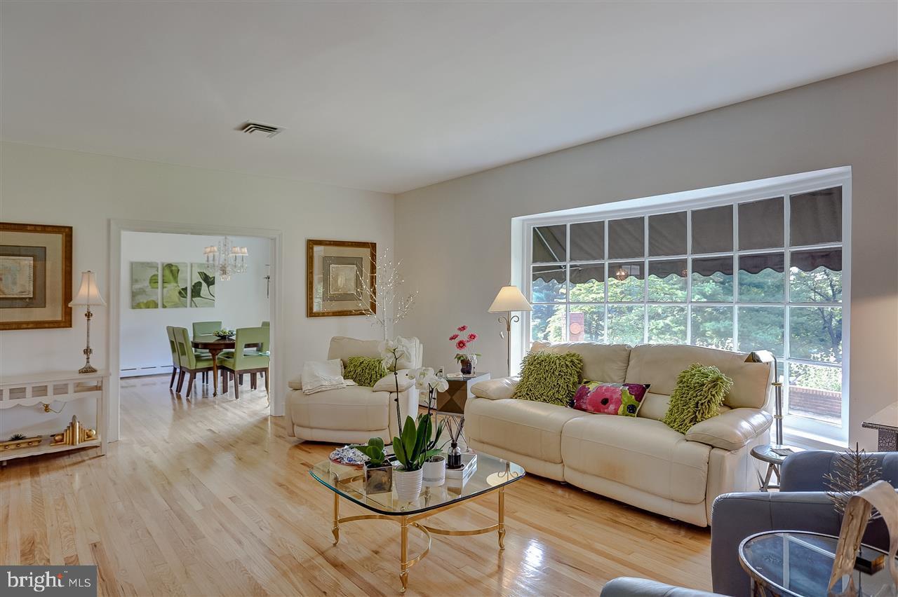 4305 Crestview Road Harrisburg, PA 17112 - Photo 9 of 25 Gallery Image 9