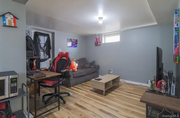 $644,999 | 163 Floyd Street, Brentwood, NY 11717