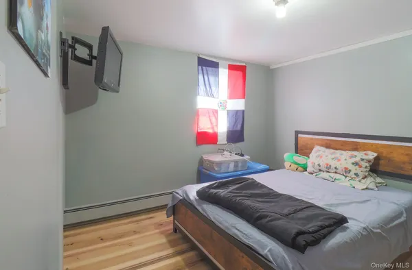 $644,999 | 163 Floyd Street, Brentwood, NY 11717