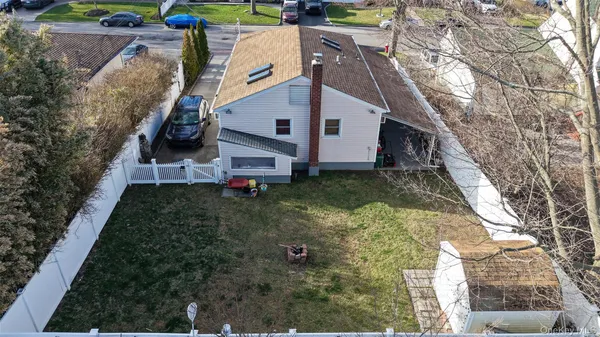 $644,999 | 163 Floyd Street, Brentwood, NY 11717