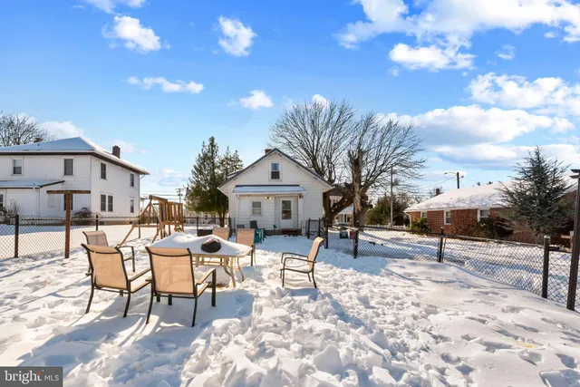 $239,999 | 43 East George Street, York New Salem, PA 17371