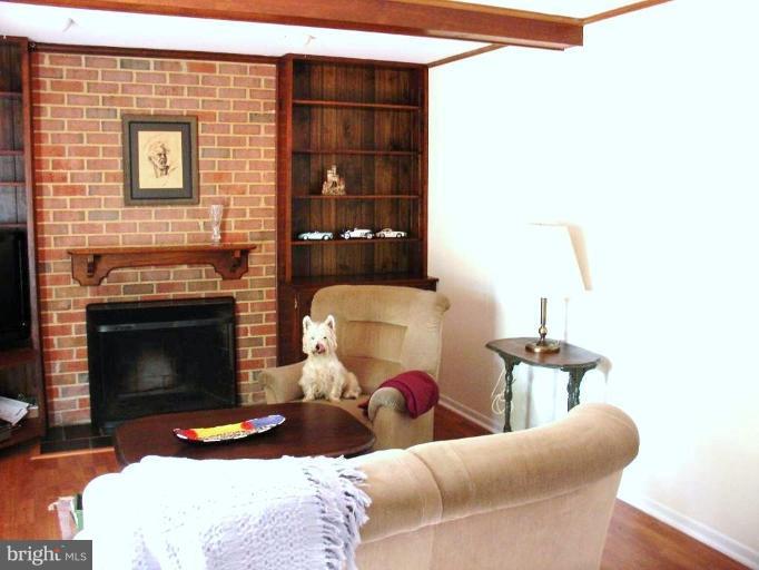 8309 Crown Court Road Alexandria, VA 22308 - Photo 8 of 30 Family Room