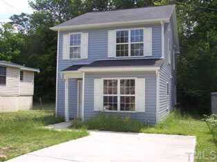 PRACTICALLY NEW 2-STORY IN THE DOWNTOWN AREA!!