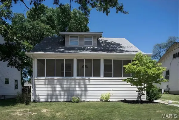 $2,095 | 329 Rose Lane, Kirkwood, MO 63122