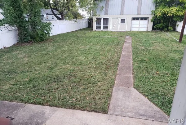 $2,095 | 329 Rose Lane, Kirkwood, MO 63122
