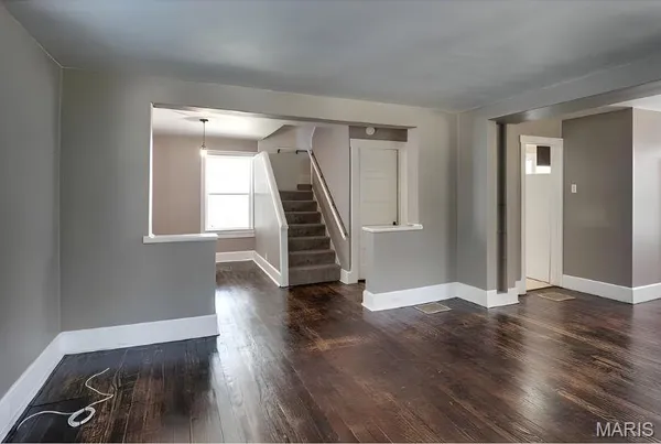 $2,095 | 329 Rose Lane, Kirkwood, MO 63122