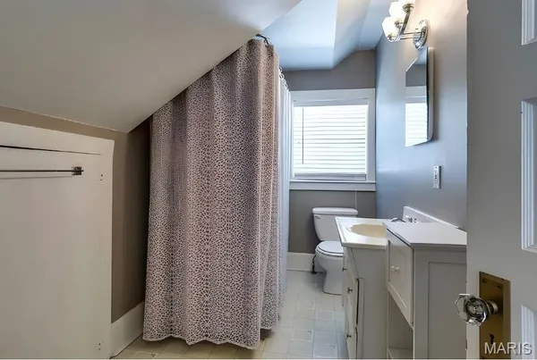 $2,095 | 329 Rose Lane, Kirkwood, MO 63122