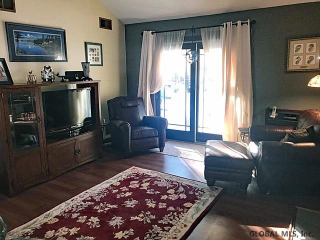 7 Snowberry Road Malta, NY 12020 - Photo 8 of 20 Photo 8