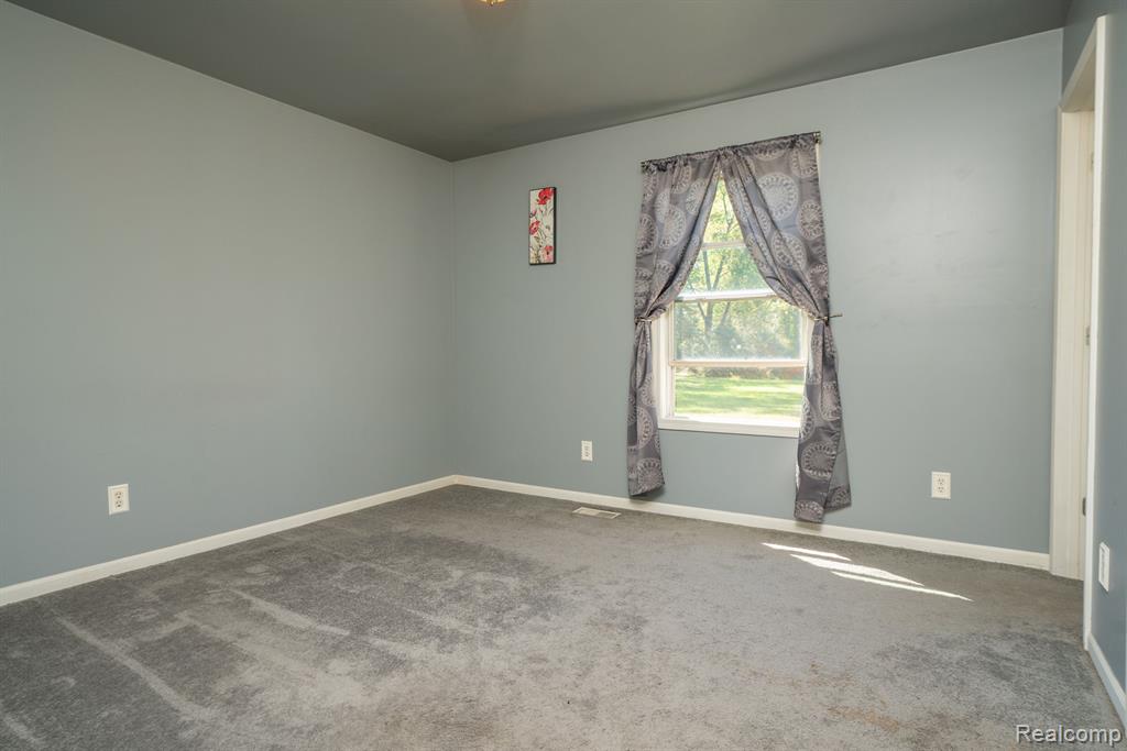 39 Dieterle Road Fowlerville, MI 48836 - Photo 20 of 37