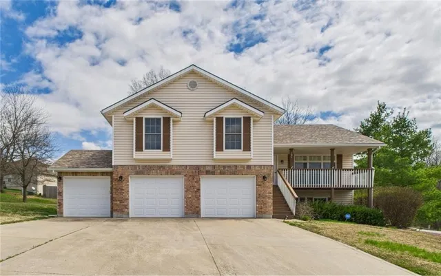 $340,000 | 101 Hidden Pines Lane, Warrensburg, MO 64093