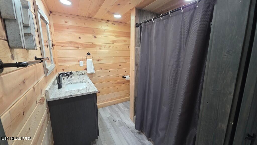 2869 Hatcher Mountain Road Sevierville, TN 37862 - Photo 30 of 43 Bath 9