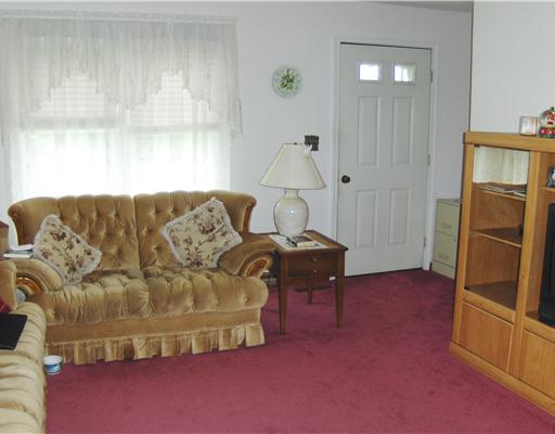 66 South Kings Creek Road Burgettstown, PA 15021 - Photo 7 of 12 Living Room.