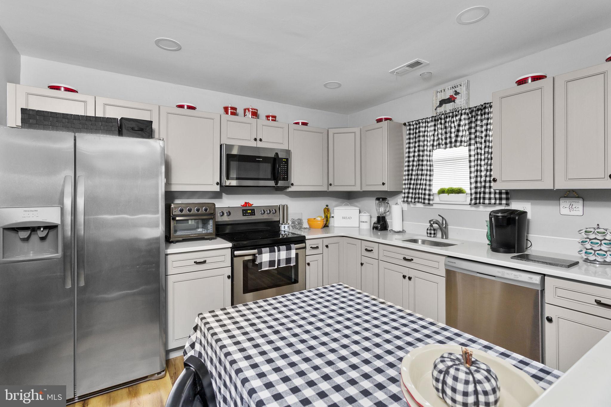 29 Fireside Circle Columbus, NJ 08022 - Photo 4 of 19