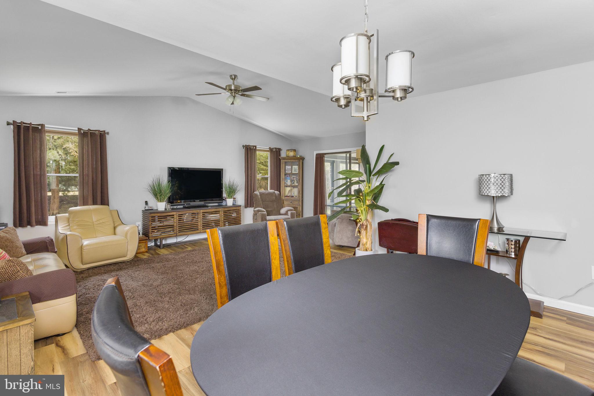 29 Fireside Circle Columbus, NJ 08022 - Photo 7 of 19