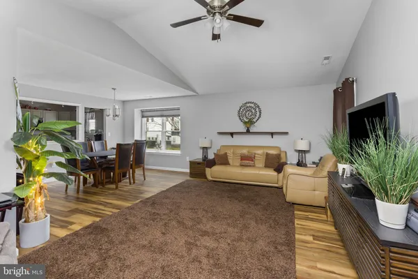 $2,900 | 29 Fireside Circle, Columbus, NJ 08022