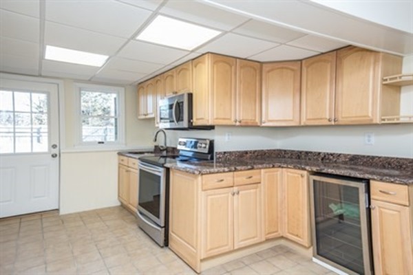 14 Jennifer Road Wakefield, MA 01880 - Photo 10 of 15 Gallery Image 10