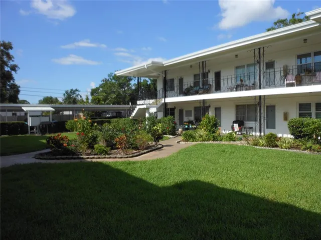 $179,000 | 138 36th Avenue North, Unit 206W, St. Petersburg, FL 33704