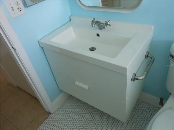 $159,000 | 138 36th Avenue North, Unit 206W, St. Petersburg, FL 33704