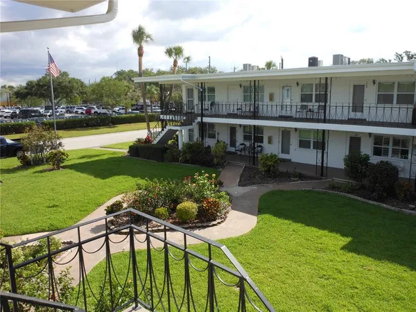 $159,000 | 138 36th Avenue North, Unit 206W, St. Petersburg, FL 33704